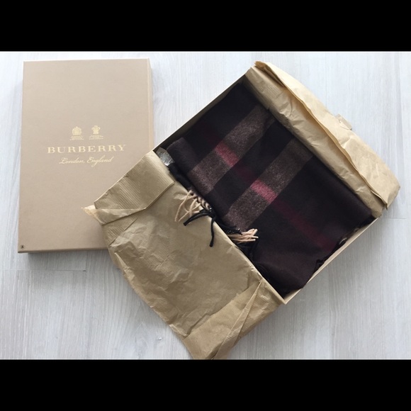 SOLD Burberry scarfs - Picture 2 of 6